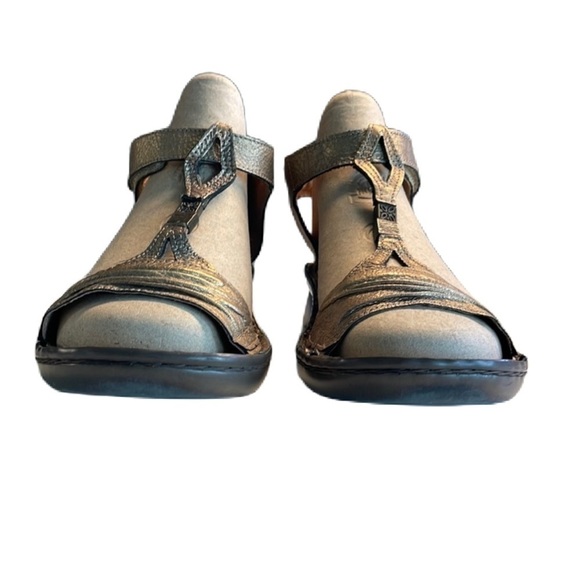 Sz10 (euro 41) Naot Cymbal Gladiator Sandal in Antique Gold GUC - Picture 10 of 16